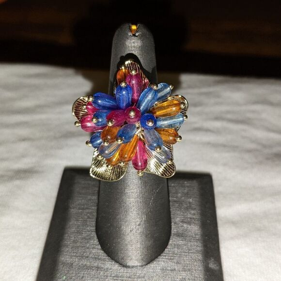 Beaded stretchy flower ring, NWOT - Picture 5 of 8